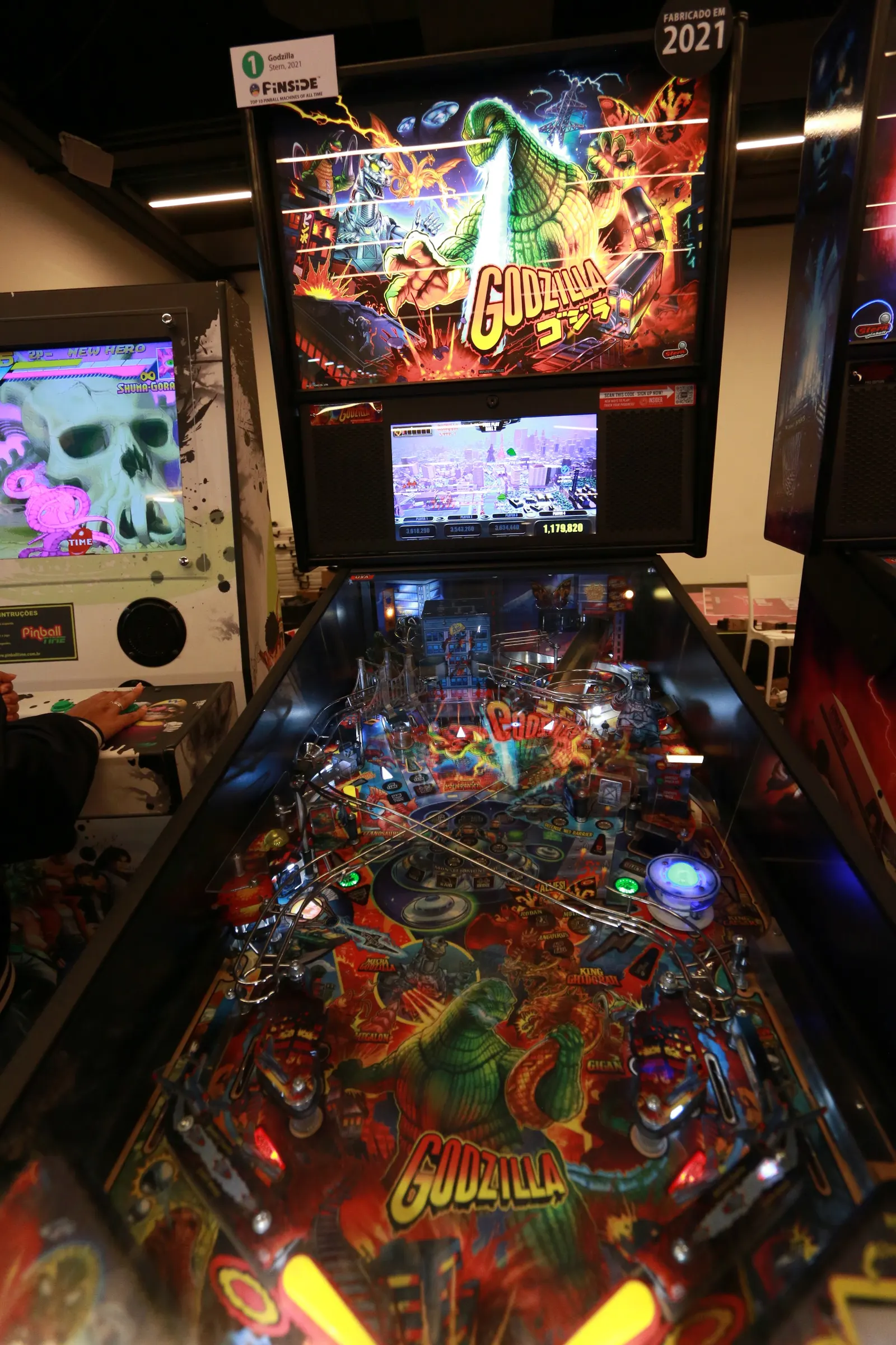 Fliperamas e pinballs em free play