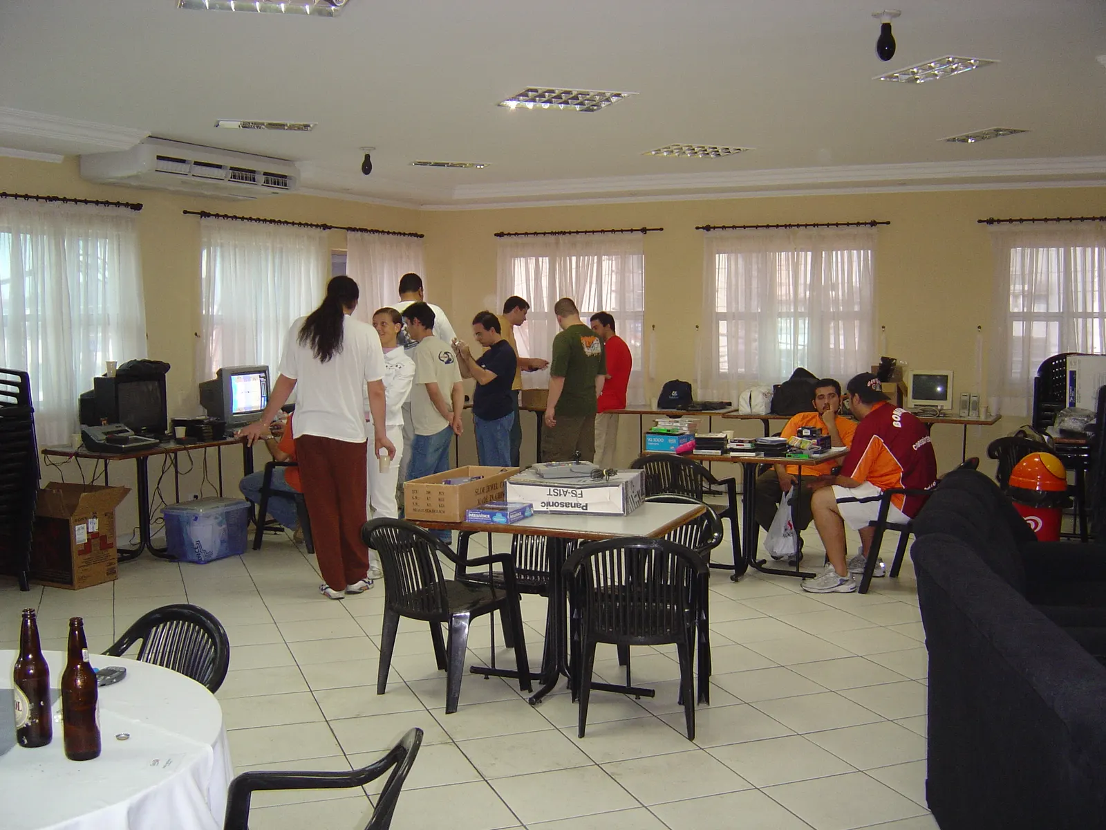 Encontro Canal3 em 2004: colecionadores reunidos em salão