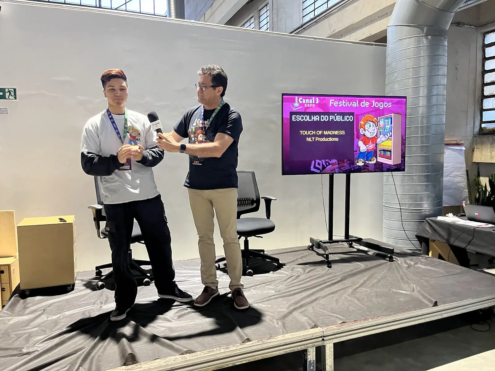 Vencedor da Escolha do Público de 2025, Touch of Madness, recebendo o troféu